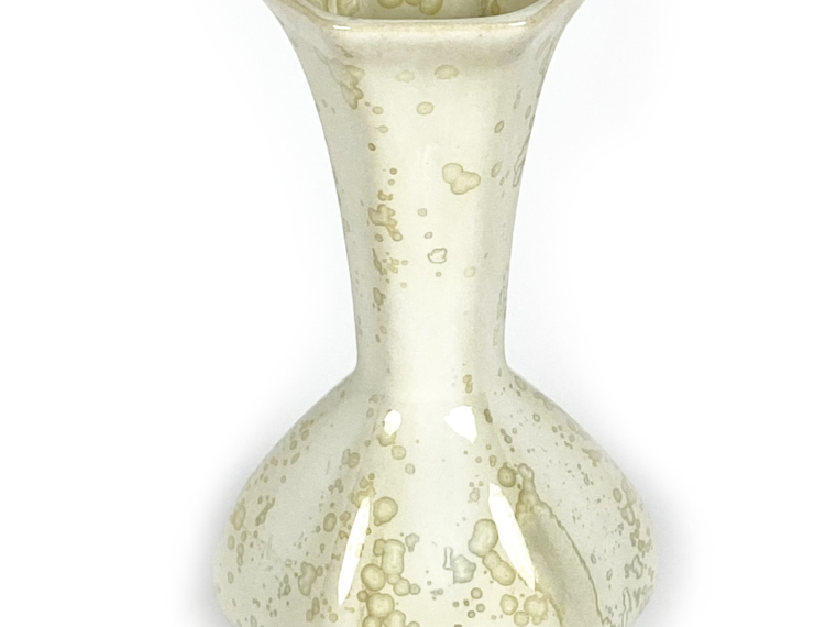 Vaasje champagne kleurige kristallen